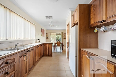 9 Dendaryl Drive, Bundoora, VIC 3083, 3房, 1浴, House