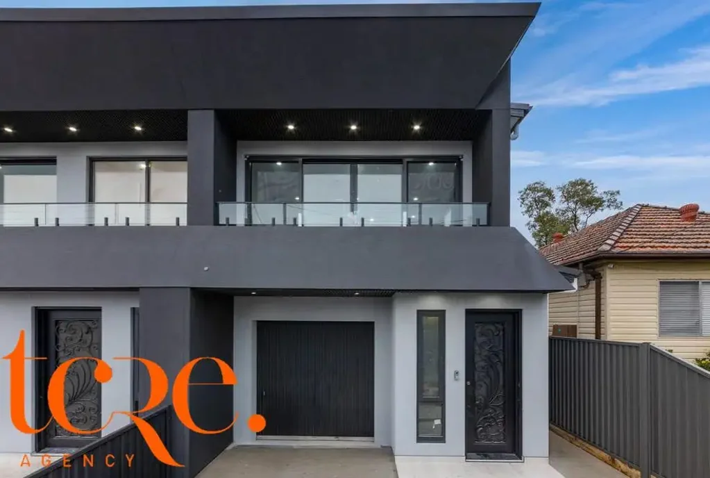 Modern 3-Bedroom Duplex in a Convenient Location