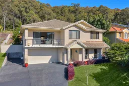 22 Pebble Beach Ct, Belmont