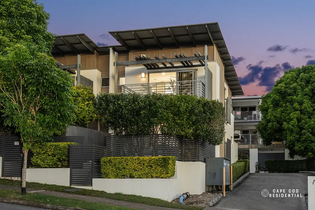 2/77 Douglas Street, Greenslopes, QLD 4120