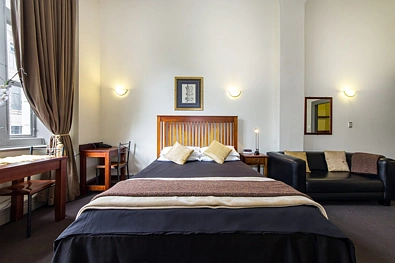 FURNISHED CHARACTER STUDIO IN THE HEART OF AUCKLAND CBD - WATER & WIFI INCLUDED