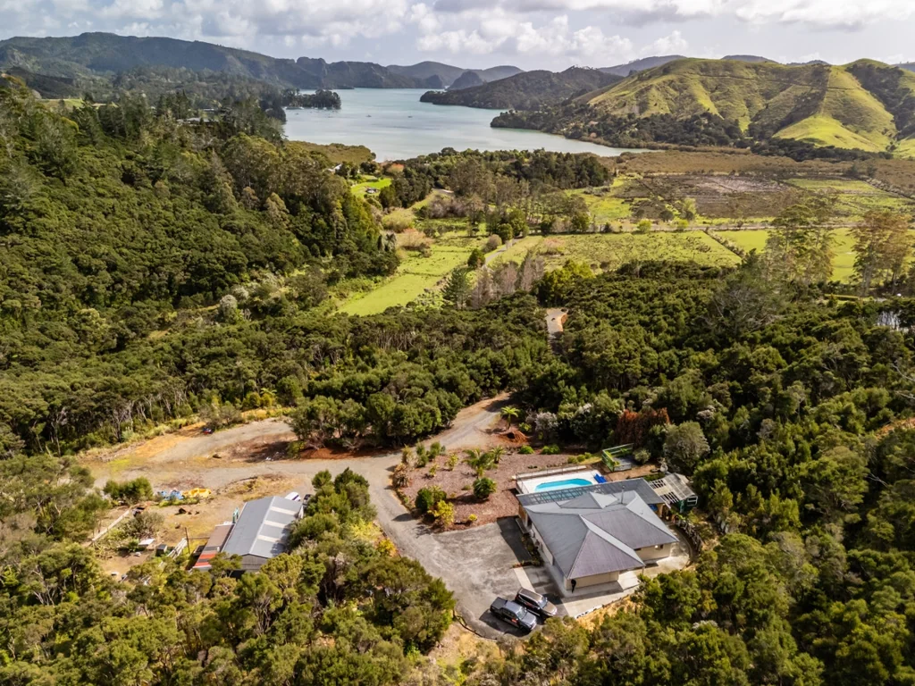 Whangaroa 3房  MAKE YOUR OFFER - VENDOR SET TO GO