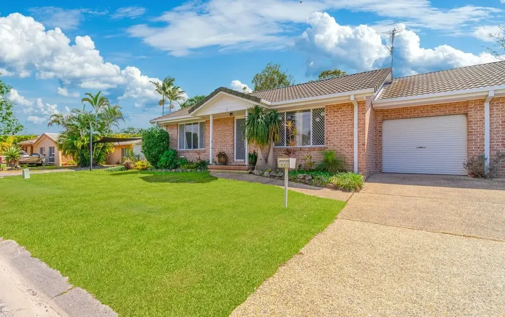 LARGE TWO BEDROOM DUPLEX