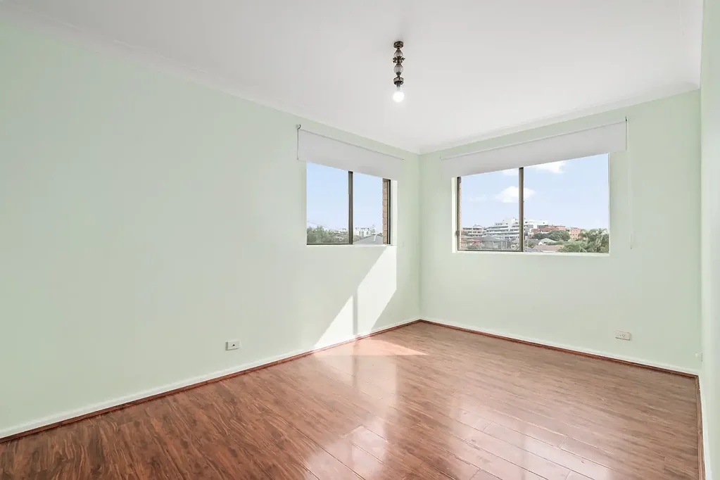 Spacious 3-Bedroom Upstairs Residence in a Prime Canterbury Location
