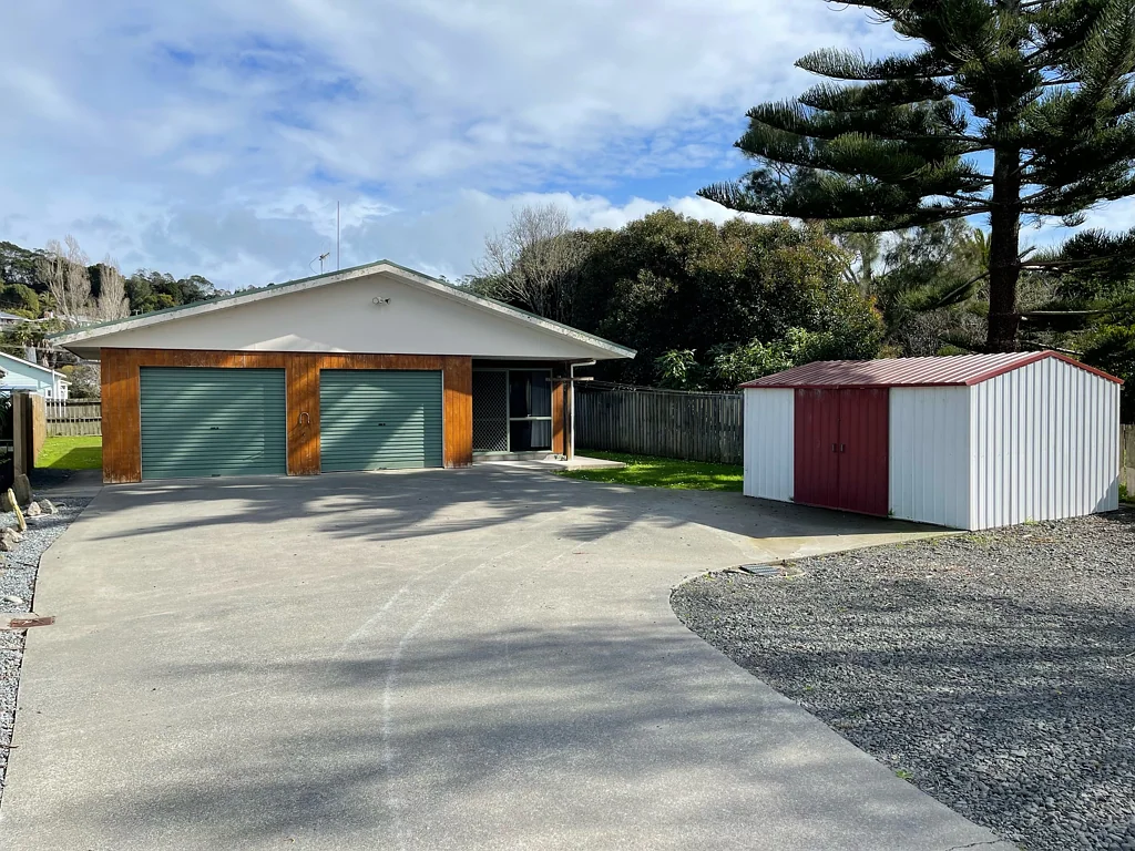 Two-bedroom plus Sunroom on River Road.