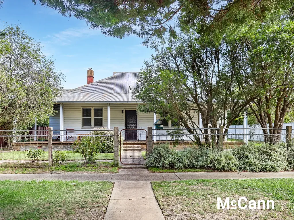21 Biala Street, Gunning, NSW 2581