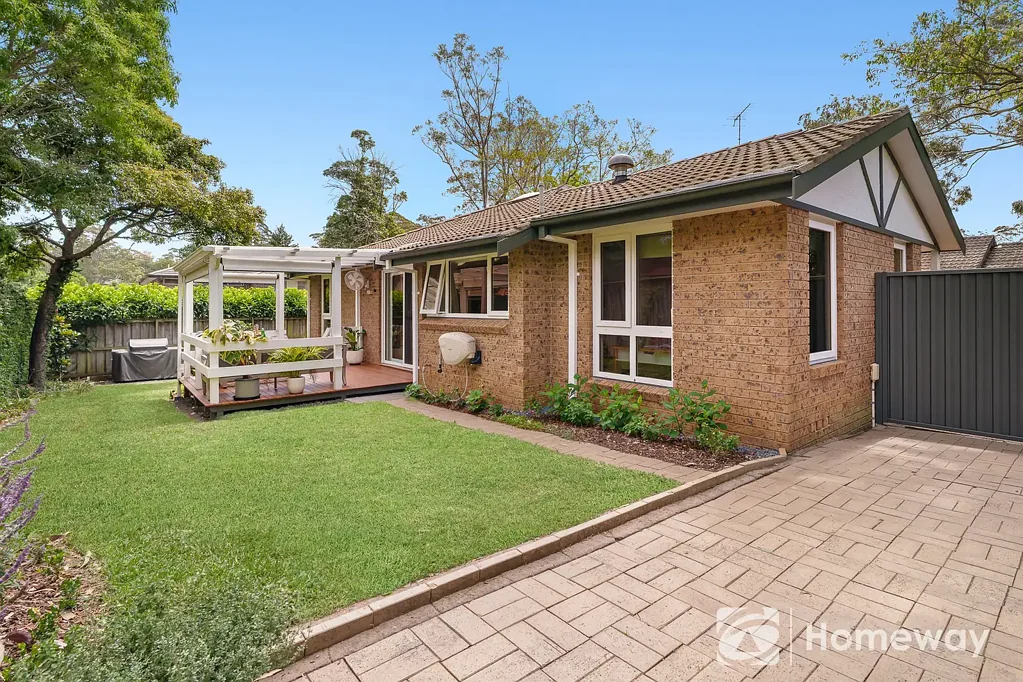 West Pennant Hills 3 Slaapkamer Perfect Start or Effortless Downsize – Walk to Everything!