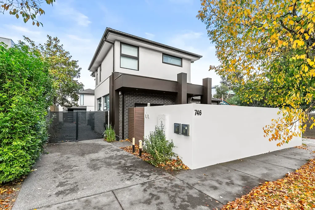 Hawthorn East 4Zimmer Superior living with easy access to everything.