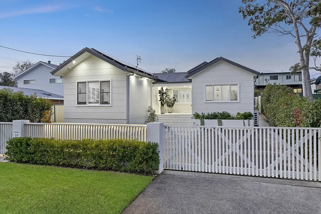 Killarney Vale 4ਬੈੱਡਰੂਮ A Complete Family Entertainer with Luxury Finishes
