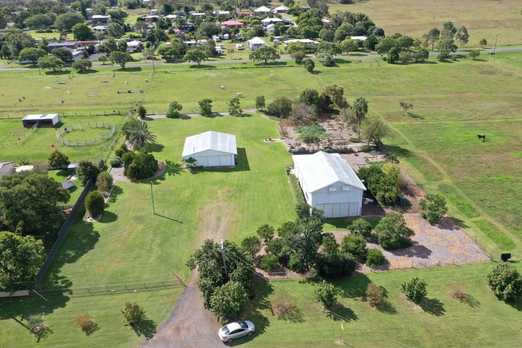 Goombungee 2Moenga Exclusive Retreat in Tranquil Goombungee 5463 M2 Sheds Tiny home