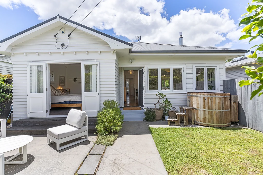 25 Premier Avenue, Point Chevalier, Auckland City, Auckland