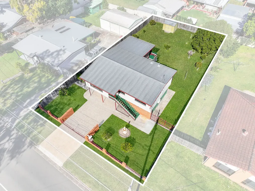 Boronia Heights 3房 宽敞769m²地块 朝北景观宜人 全新地毯铺设 开放式起居用餐 更新厨房 多功能空间潜力 双车位车库 社区便利设施 **AVAILABLE NOW** Expansive 769m² Block with Side Access and Outstanding Granny Flat Potential (STCA)!