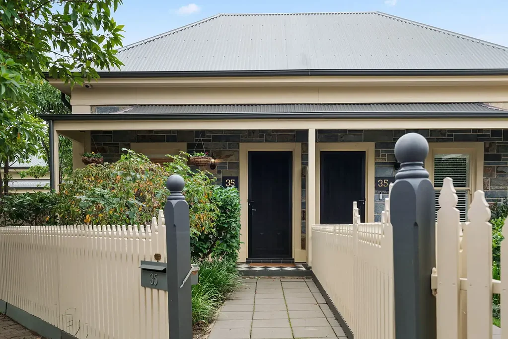 Parkside 3chambre Contemporary Architecture in the Character-Filled Glenunga Zone.