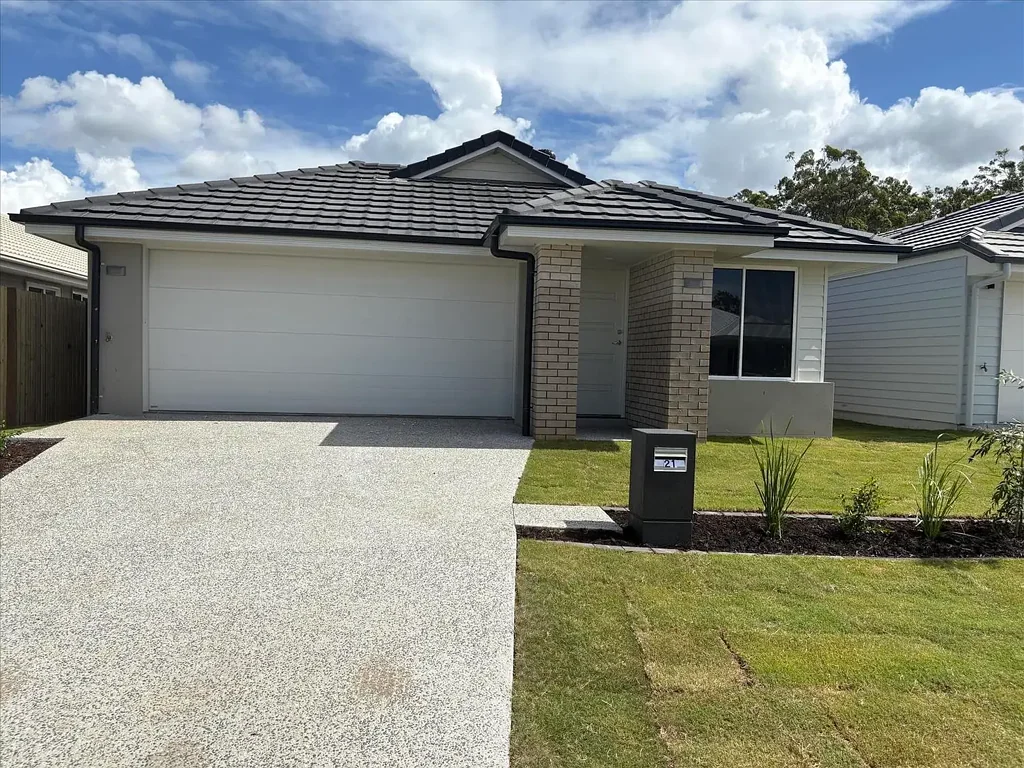Brand New 4 Bedroom Family Home In The New Avaline Estate