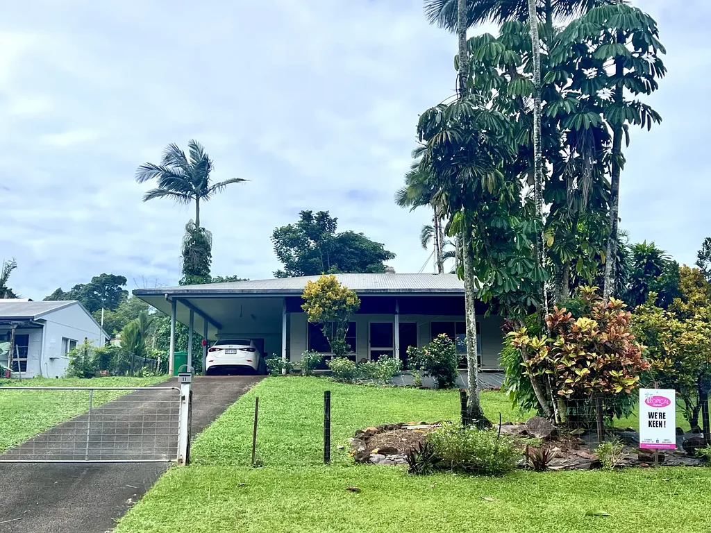 Mission Beach 2房  Central Mission Beach Living with Room to Add Value !!