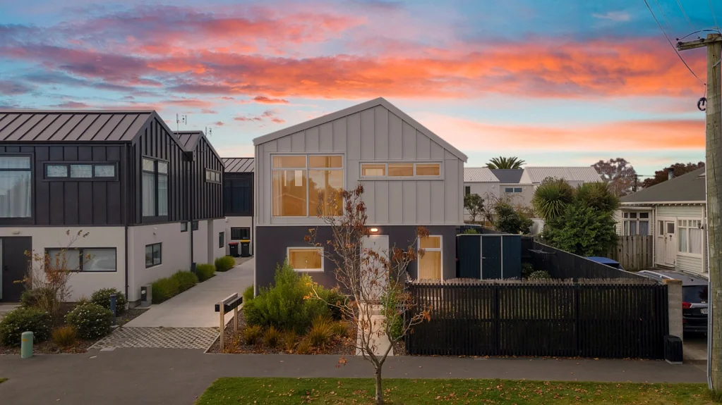 Two Bedroom Townhouse In Great Location!