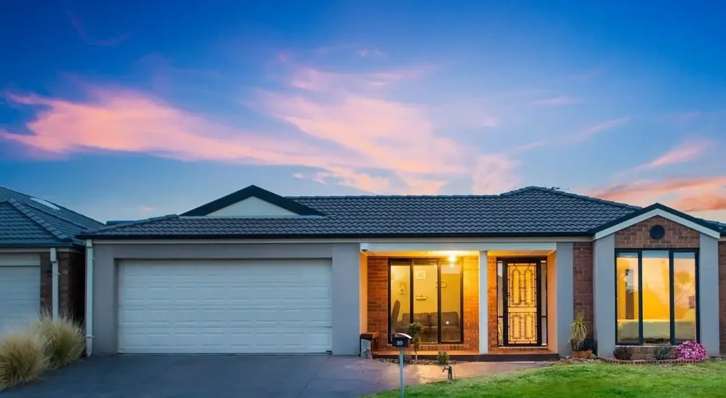 Modern Family Living with Space, Comfort & Convenience at 20 Kurlin Drive