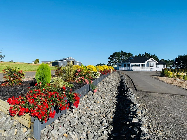 76 AKA AKA ROAD, Puni, Franklin