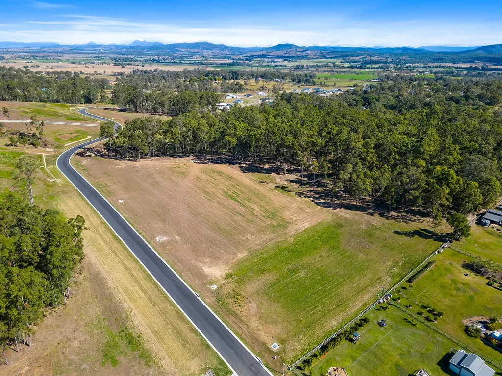 Woodhill Best VIEWS in the estate - BUILD NOW!