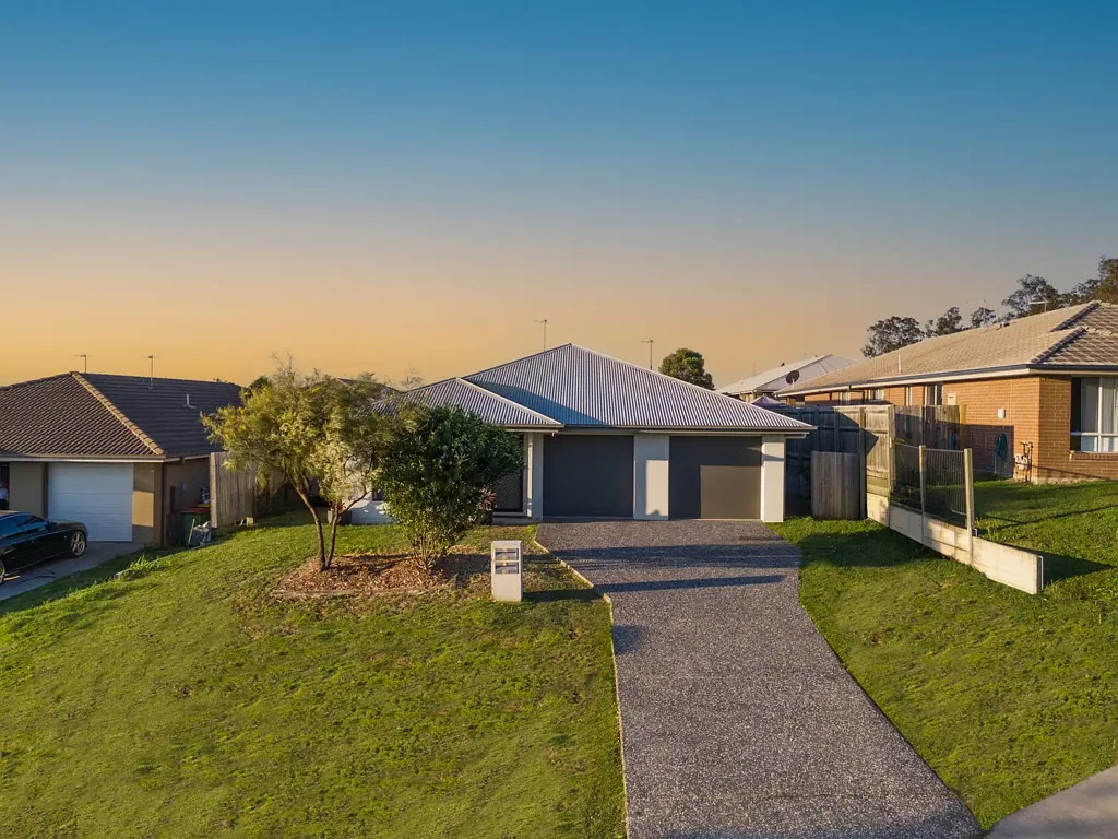 Redbank Plains 5chambre A Standout Opportunity for Investors on 512m2 !!