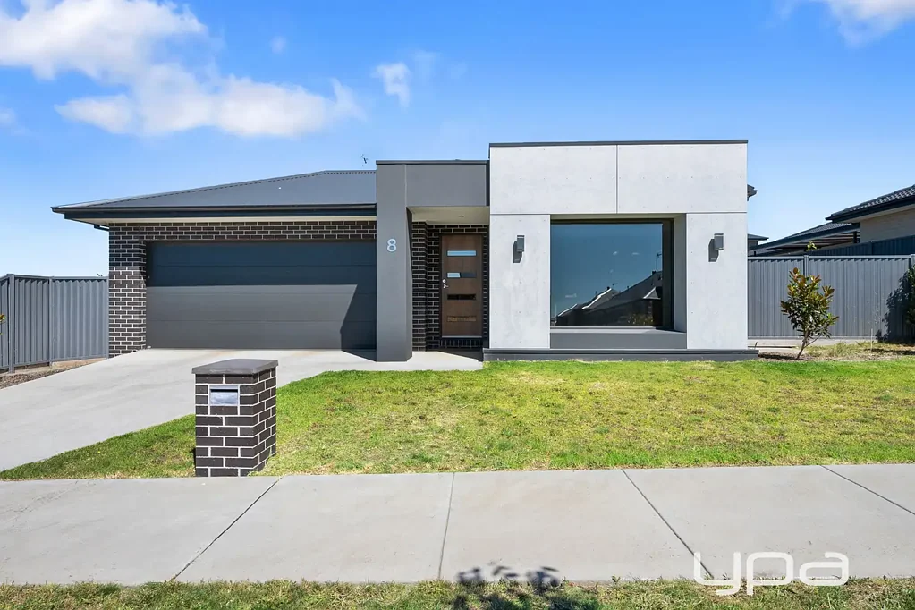 8 Mayo Street, Alfredton, VIC 3350