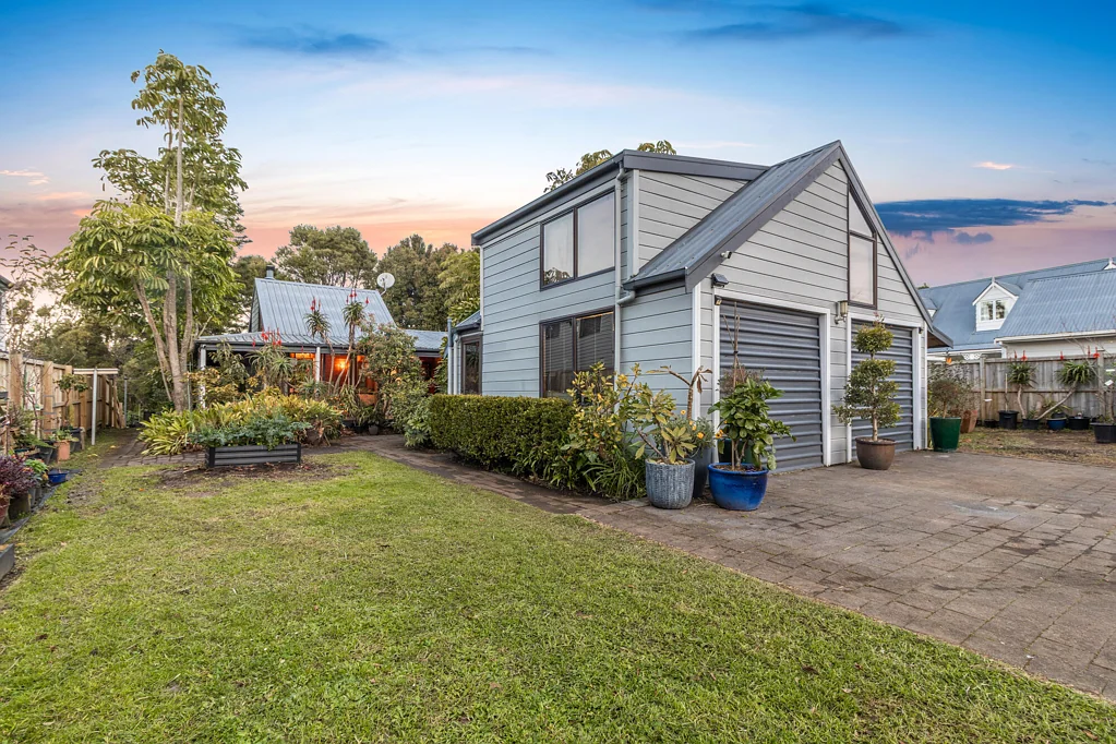 Saint Johns 3ਬੈੱਡਰੂਮ Natural Warmth, Privacy and Potential On 810m2
