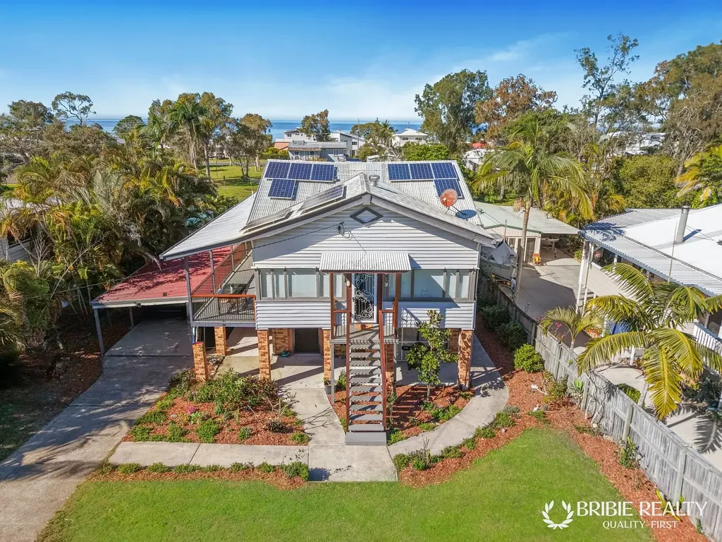 Godwin Beach 5 Slaapkamer Dual Living Queenslander - Water views/walk to beach