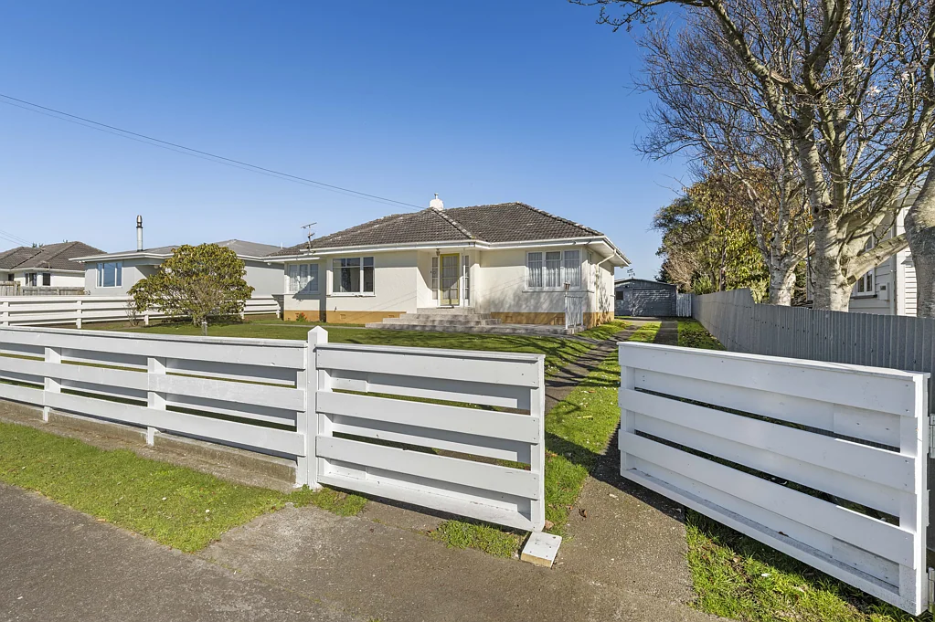 Hawera 3침실 Restore me back to my full Grandeur!