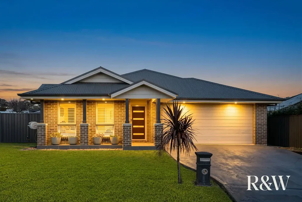 Appin 3غرفة نوم Modern Family Living with Cinema Room, Heated Outdoor Spa & Corner Block Position