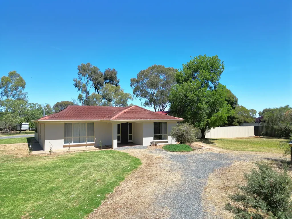 Cobram 3ห้องนอน The Best of Both Worlds – Rural Living on the Edge of Town