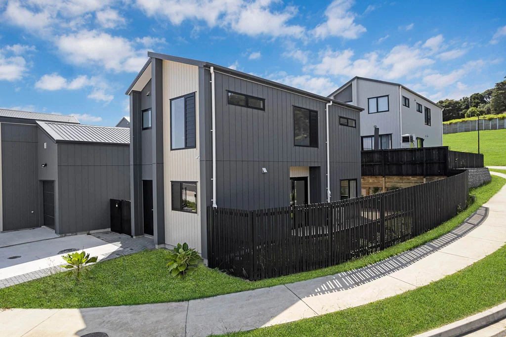 Pukekohe 3chambre Brand-New Perfection in Stockman Living!