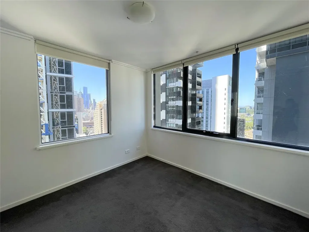 Spacious 3 bedrooms, 2 bathrroms & 1 car park space in fantastic location in the heart of Southbank