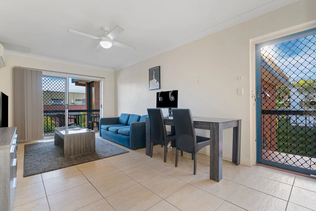 5/8 Greenmeadow Road, Mansfield, QLD 4122