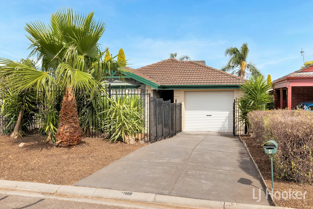 4 Silvertop Court, Craigmore, SA 5114