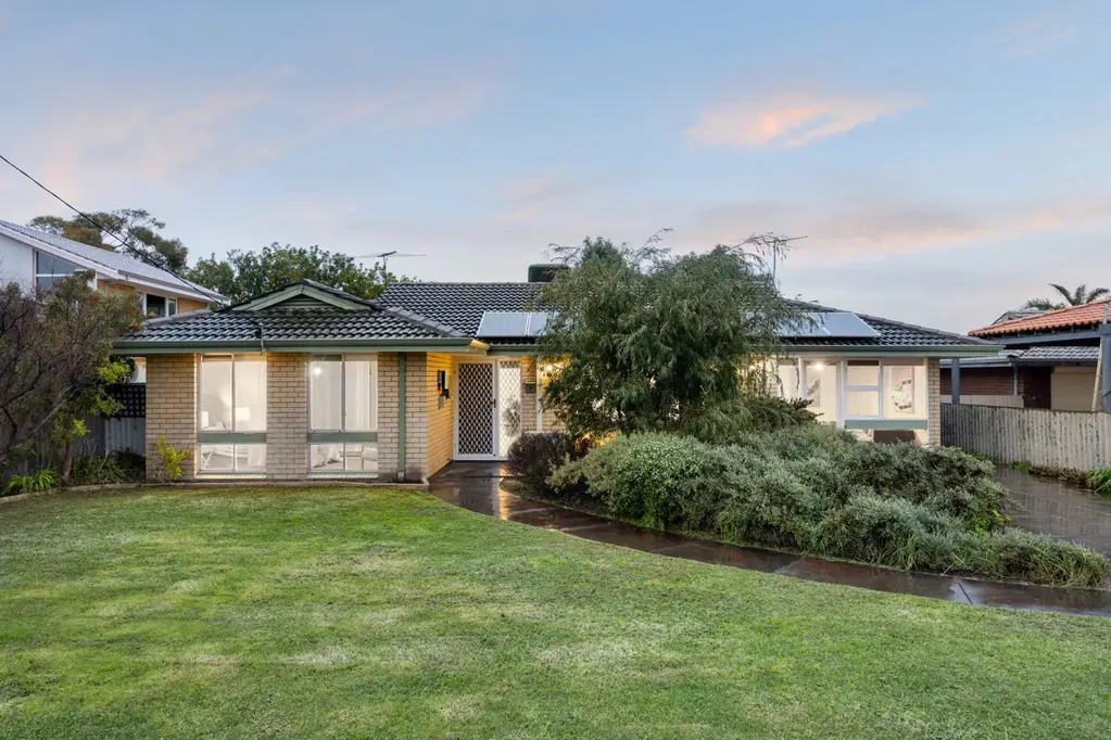 26 Hawker Street, Safety Bay, WA 6169