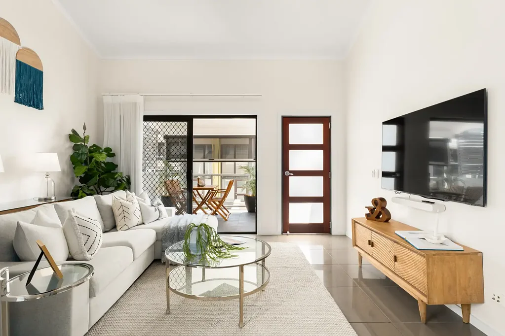 Morningside 3બેડરૂમ Contemporary split-level design with light-filled luxury!