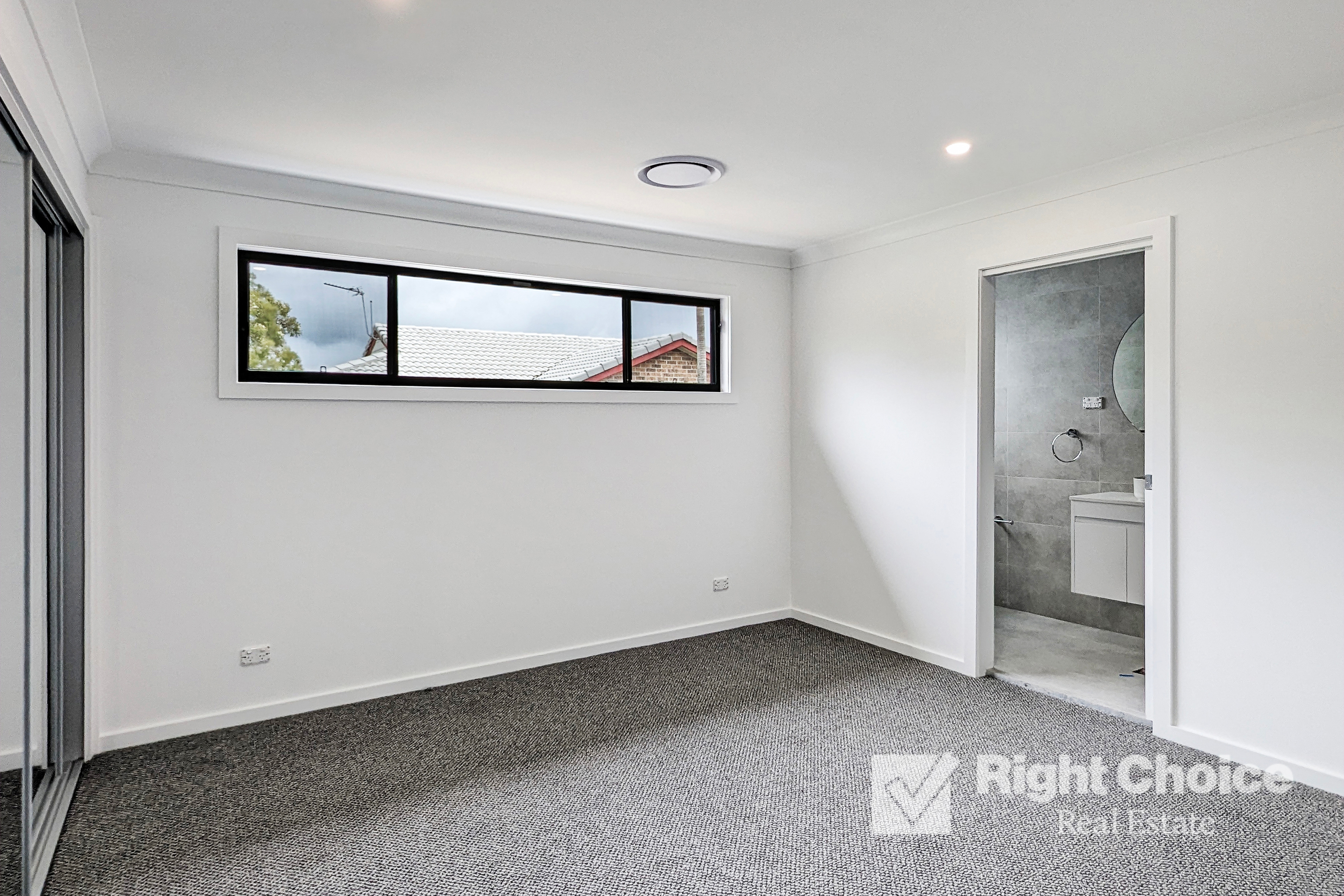 UNIT 4 15 KOONA ST, ALBION PARK RAIL NSW 2527, 0 ห้องนอน, 0 ห้องน้ำ, Townhouse