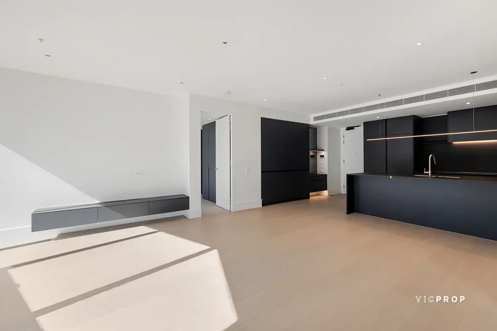 RIVERSIDE PRESTIGE – WHERE LUXURY MEETS LIFESTYLE