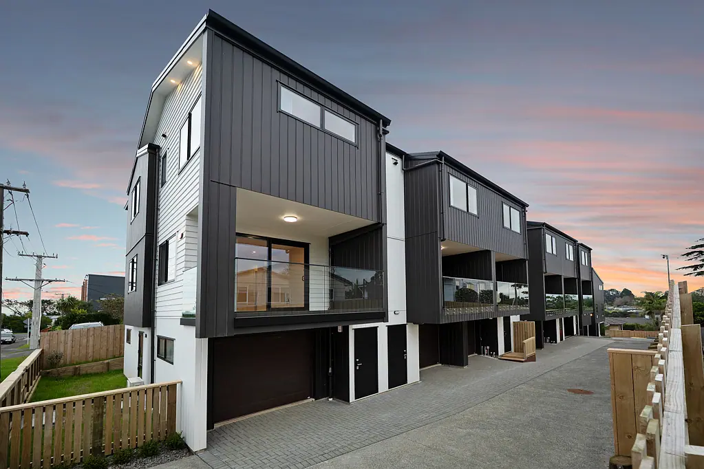Bayview 3chambre Contemporary Terraces & Luxury Standalone