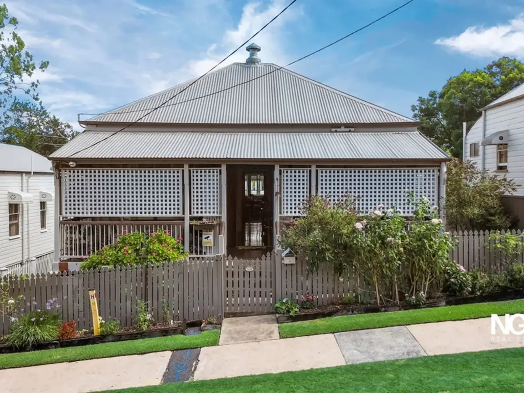 12 Darling Street East, Ipswich, QLD 4305