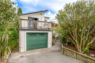 2/133 Moore Street, Howick, Manukau City
