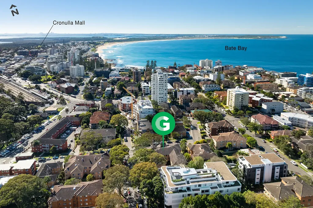 Cronulla 2房 Cronulla海岸地段 两卧公寓 宽敞开敞空间 北向阳光 充足储物 超大阳台 便捷生活配套 超大车库 Prized North Aspect in Cronulla's Premier Beaches & Bay Pocket