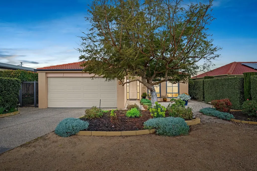 Mornington 4chambre Effortless Family Living in a Peaceful Court Setting
