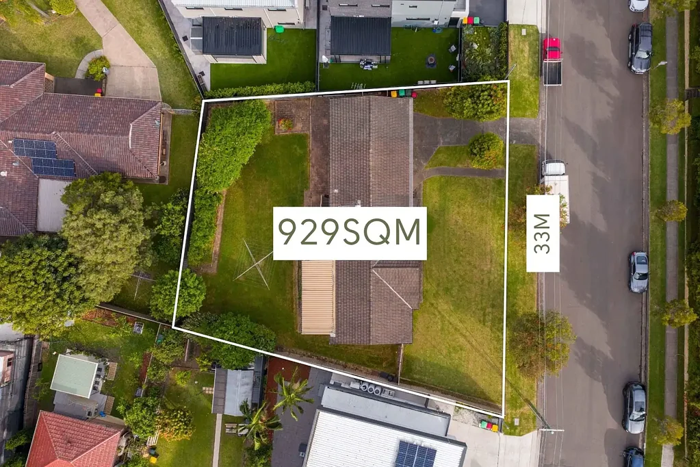 Ermington 6房 929平米阔地 33米临街面宽 六卧多区生活 重建潜力巨大 中心地段价值 Expansive Family Home on 929sqm with Development Potential (STCA)