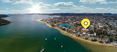 Ettalong Beach 3房  IMMACULATELY PRESENTED TOWNHOUSE WITH 2 PERSON LIFT