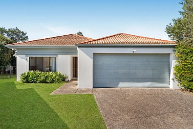 Robina 3 Bedroom Family Living in the Heart of Robina
