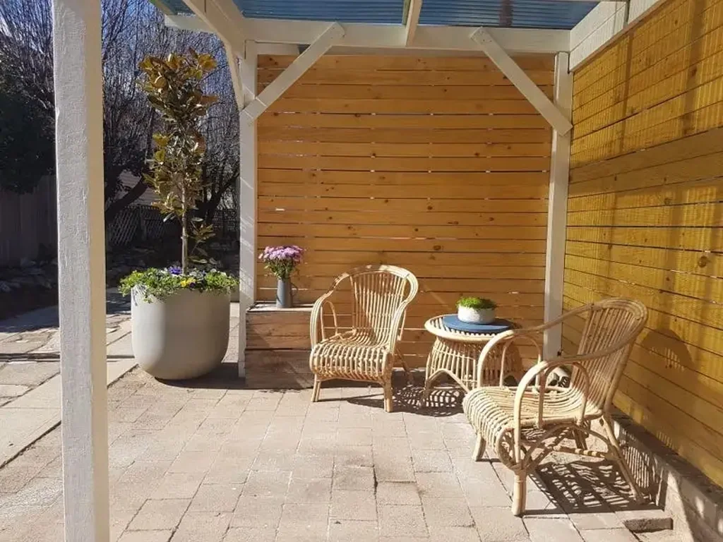 Cosy & Convenient Granny Flat Close to Town