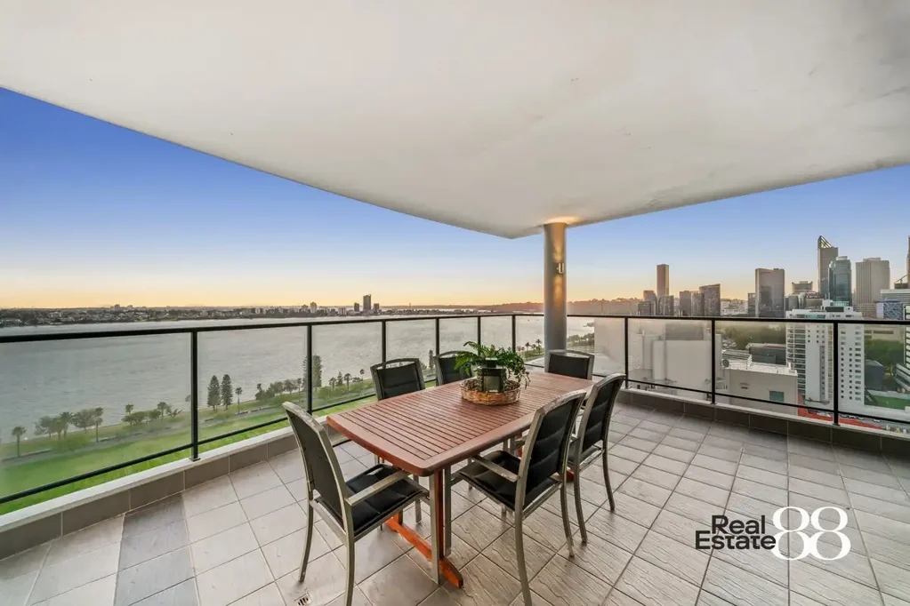 East Perth 3房  Living Large on Level 19