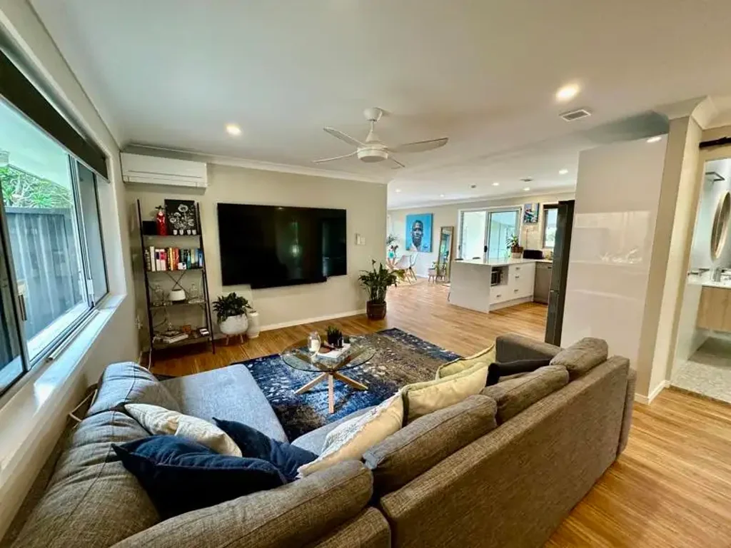 PARTLY FURNISHED CURRUMBIN WATERS - FAMILY HOME WITH VIEWS & SPACE