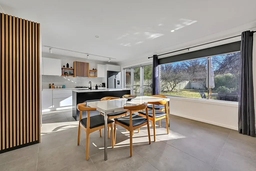 Orange 4 Bedroom Popular Calare Area